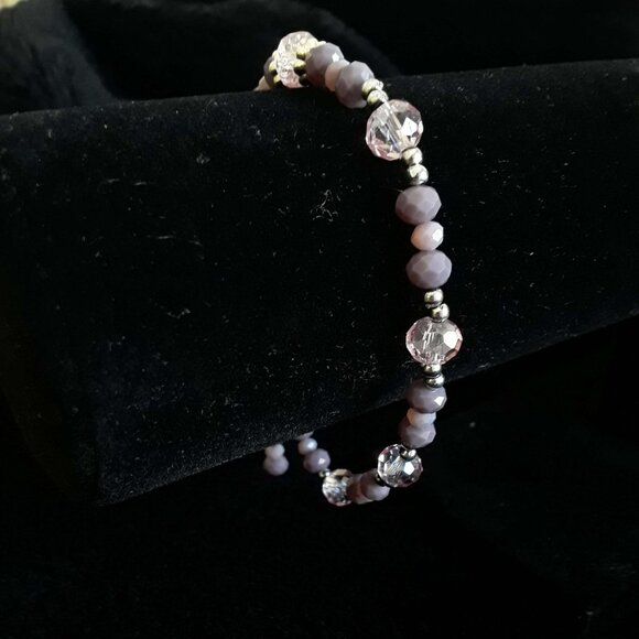 Faceted Beads Bracelet with Extension Gray Silver Tones Fastener Elastic - Picture 2 of 4